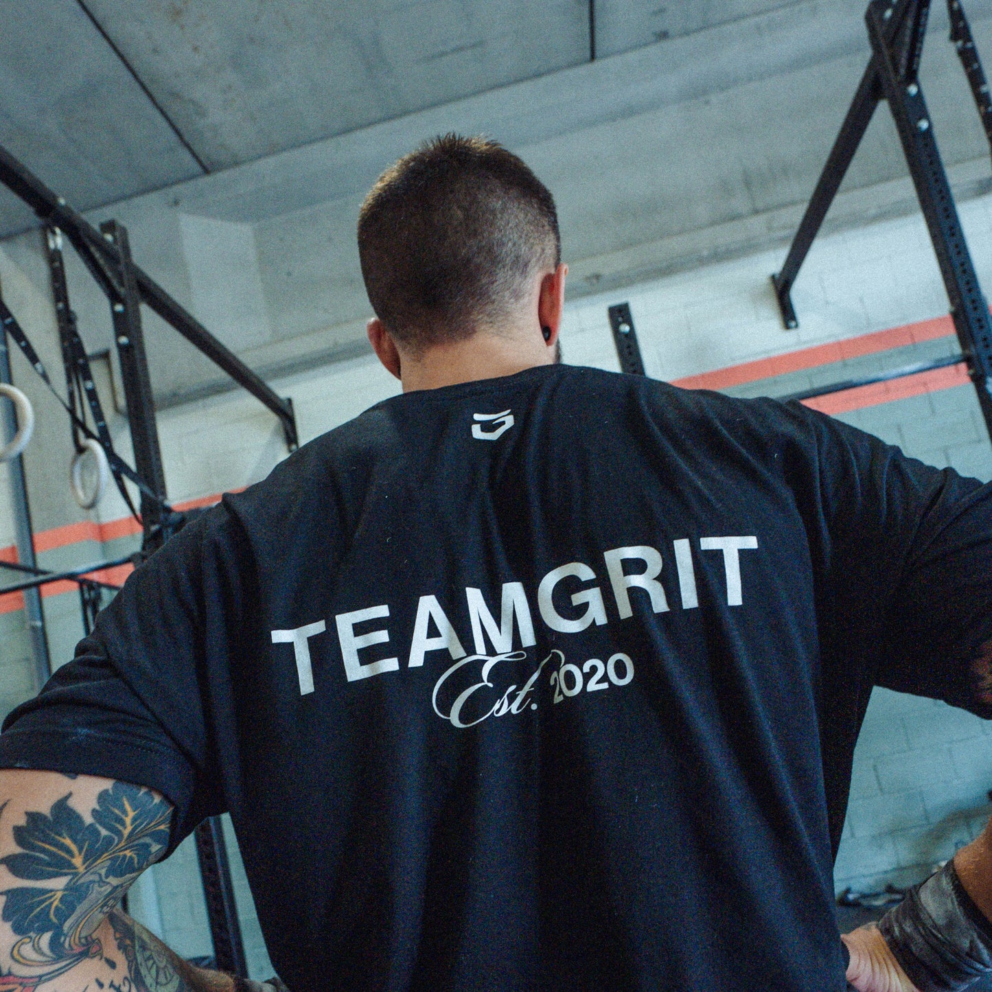 Camiseta Training Team GRIT Negra Blanco