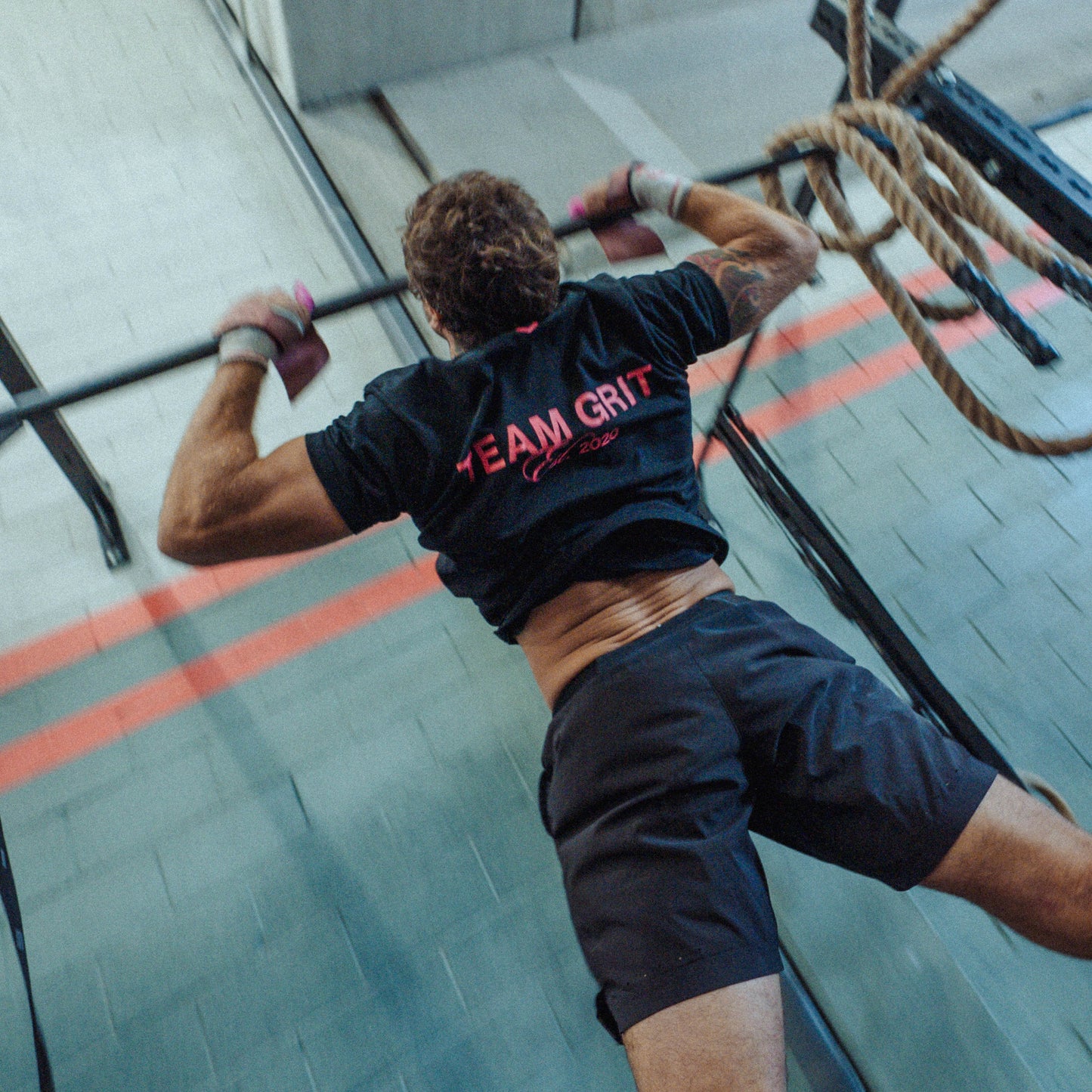 Camiseta Training Team GRIT Negra Rojo