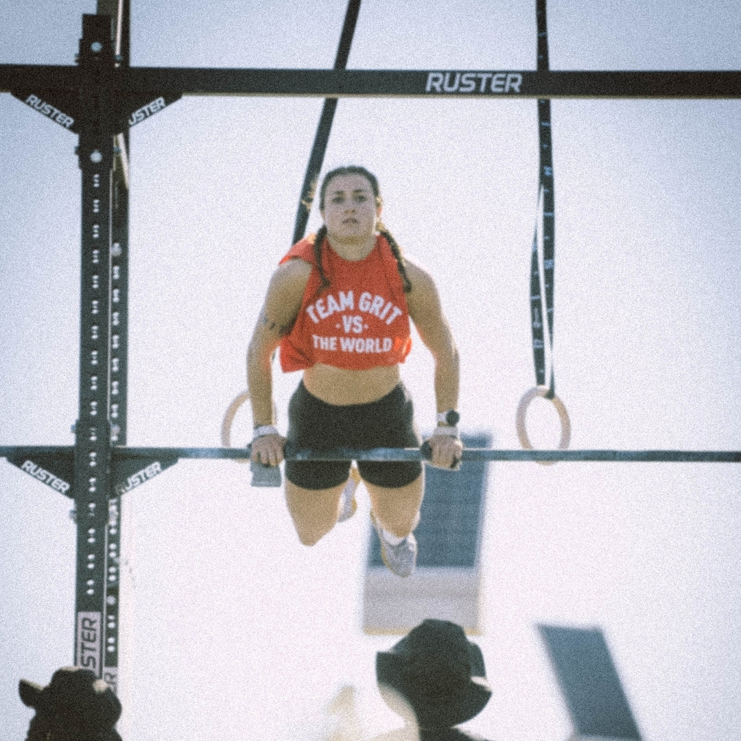 Tank Top Team GRIT VS The World Rojo
