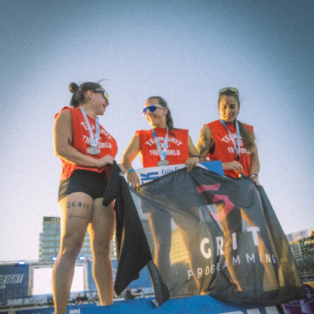 Tank Top Team GRIT VS The World Rojo