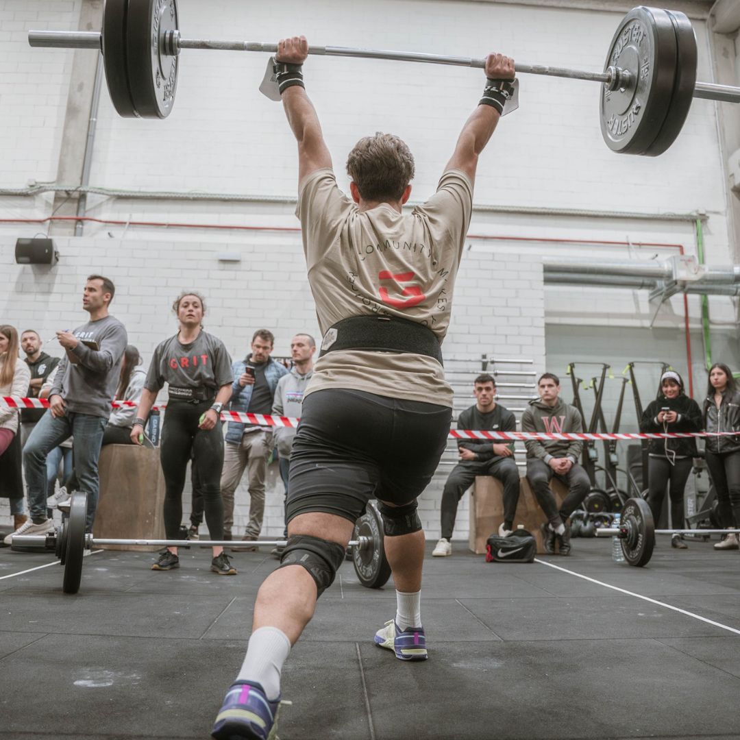 Camiseta GRIT Community Makes You Stronger